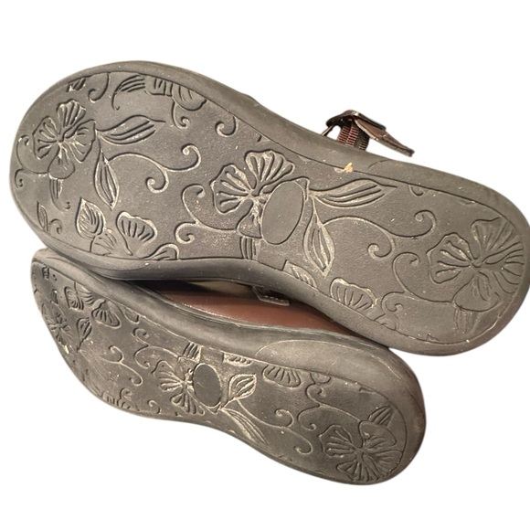 Laura Ashley Brown Kids Mary Jane Shoes size 3 - Picture 8 of 9
